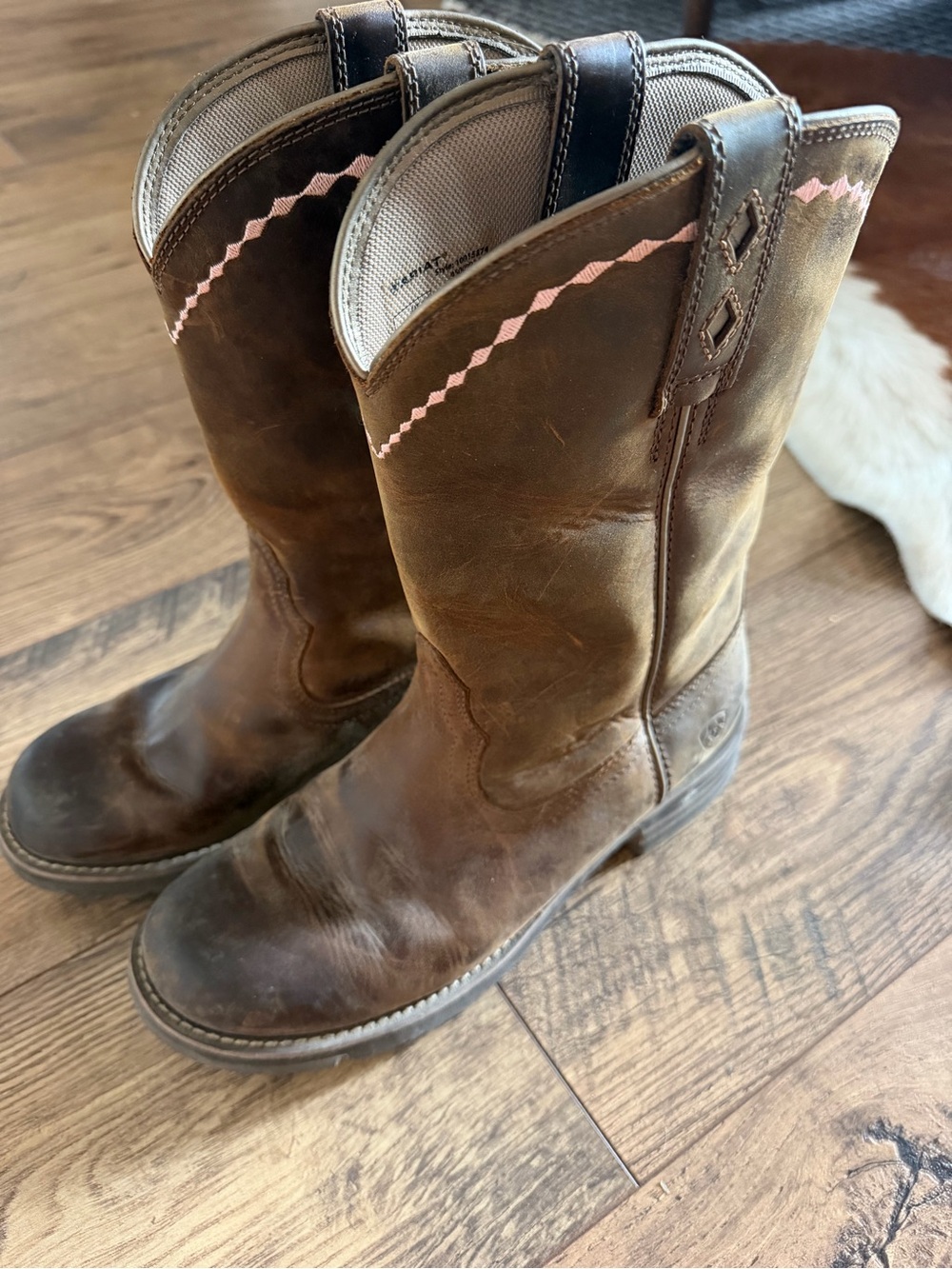 Ariat Women’s Unbridled Roper Distressed Brown Western Boots 9B